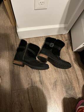 UGG Blayre II Black Leather Shearling Cuff Ankle Boots Size 11